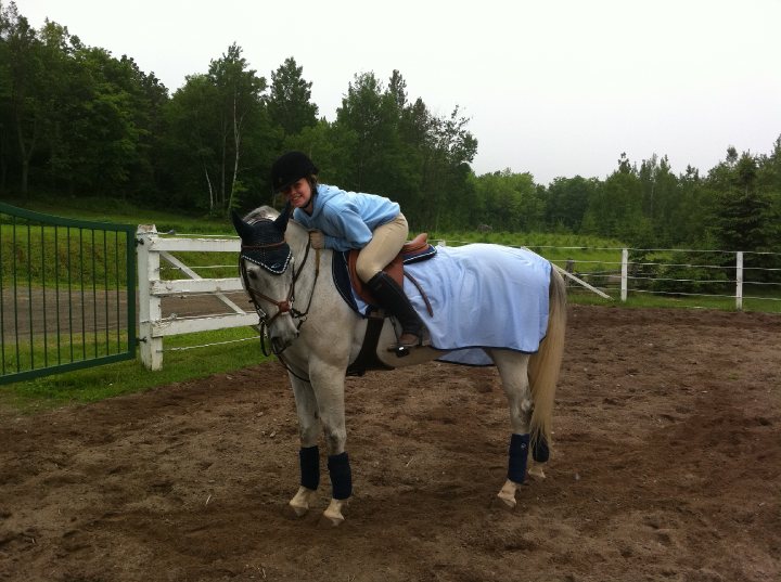 Moi et mon cheval .. notre nouveau kit tout en neuuf :)
