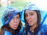 Moi & Debbie avec notre poncho laid  pour aller sur le bateau...