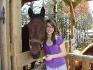 voici ma best et son premier cheval a elle!!!! ...