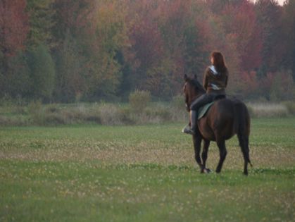 moi avec mon bébé dans le champs!!!