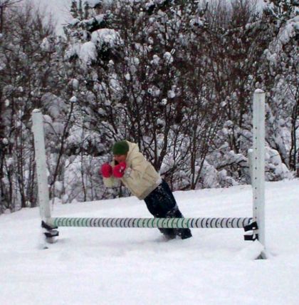 moi au saut  pour niaiser   (avec des mitsine rose :P)