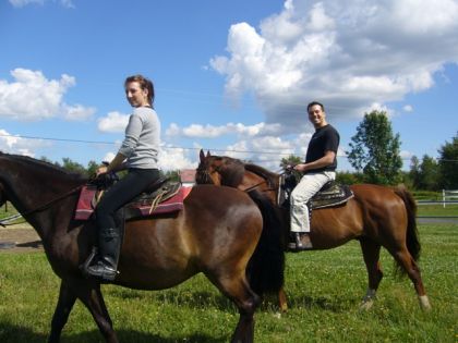 moi et mon frère..a cheval..ak mon cheval qui a la tête couper...