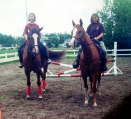 Moi et Jolly à gauche et une amie sur Théodore l'ancien cheval...