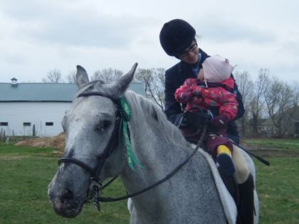 les deux plus belle chose au monde . ma ni&egrave;ce et mon poney (:...