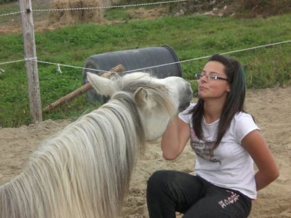 Moi et Poly ! (J'ai une face de merde mais j'aime la photo)  Peu...