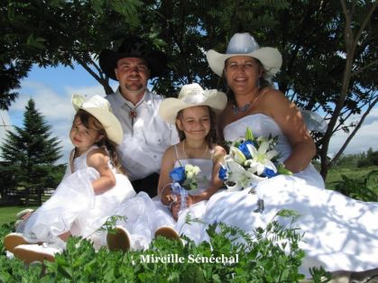 Photo de famille de notre mariage Country 9 juillet 2011