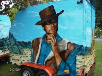 Et la remorque assortie au camion!
