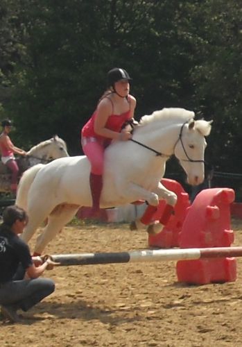 Moi et ma ponette en ethologie lors de la porte ouverte de mon...
