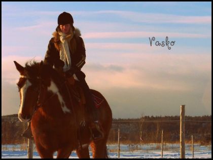 Vasko, cheval de Raiinbow_x avec mon amie Stéphanie ! :-) Zoom...