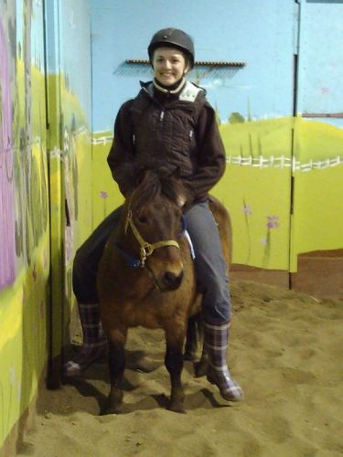 Minigo, le poney de mon amie, et moi