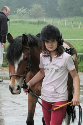 passage de mon galop 2 qui m'a cassé le bras et qui a été...