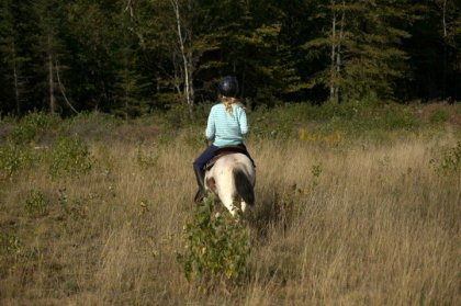 Moi et mon poney Arlequin en randonnée! :)