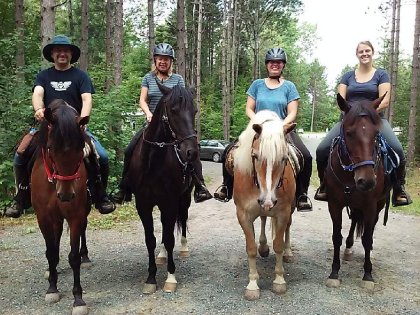 Avec mes amis au parc de la Rivière Gentilly (je suis à droite )