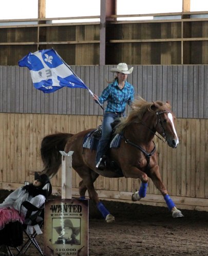 Sur ma jument en compé de Cowboy Extrême à Céraville, 14 août...