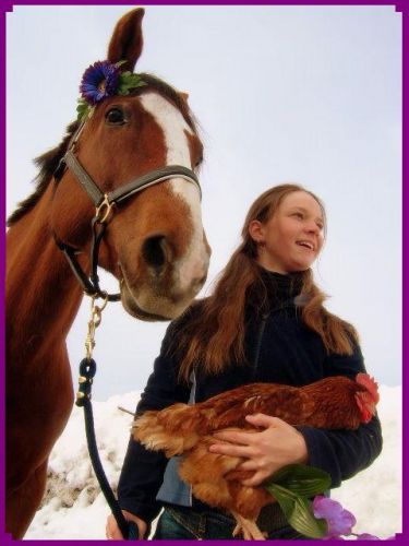 Jolly et  moi même avec ma poule de luxe...! LOL .