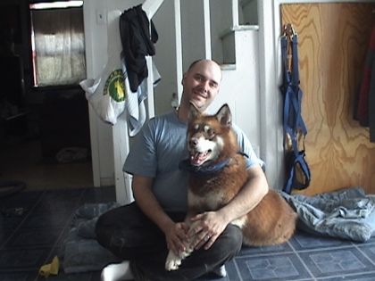 Ariel et moi, avant son départ dans sa nouvelle famille. Je vais...