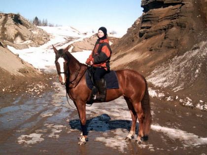 Cavalière et sa jument en hiver