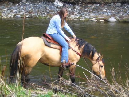 Moi et Jessy dans la rivière