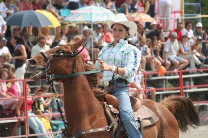 Cowgirl à cheval