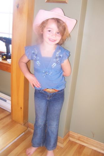 Ma futur Cowgirl :) ma fille Daphnée de 4 ans