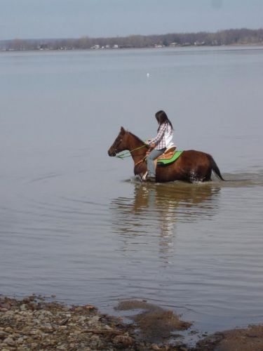moi et melodie dans le lac des deux montagne