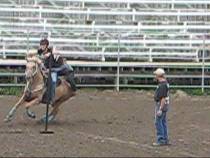 moi et mon amie jadore comment elle at&eacute;rie sur les fesse de...