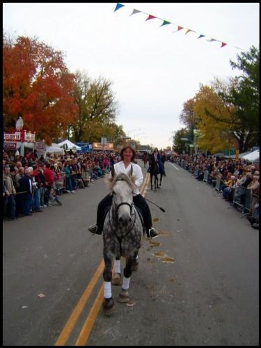 Moi et Silver à la parade de la galette se sarrasin de...
