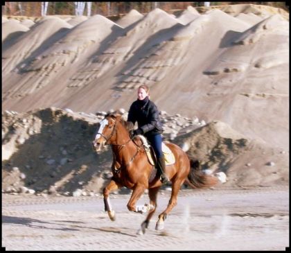 J'adore cette photo de moi et ma jument à fond la caisse!!! :)...