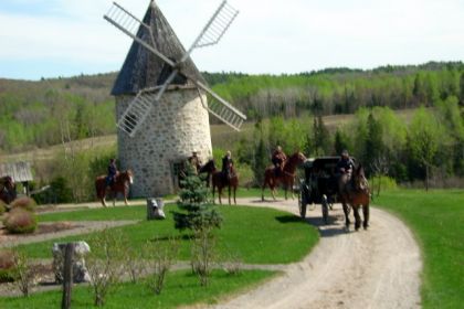 Une belle prise de vue sur le moulin à grains. Dommage qu'elle...