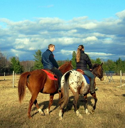 Bravewood et moi même sur les chevaux à Shelby en rando!:)