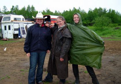 Les 3 cowgils après avoir passée sous la pluie!!! Super sexie!!!