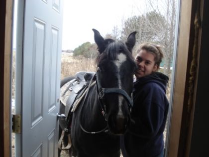 mon amie avec une de mes jument :)