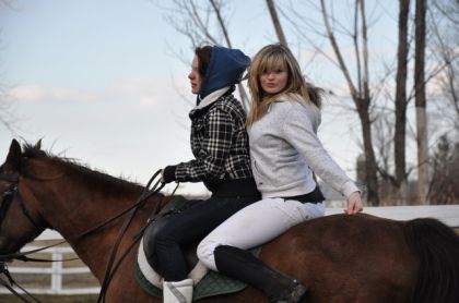 photo par SarahG-JN Moi et mon amie sur Twist ! AHAH j'adore ma tonche ^^
