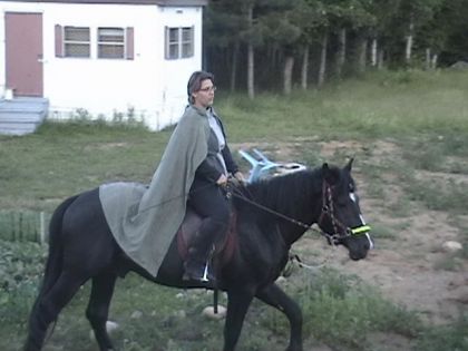 Enfin, aujourd'hui, j'ai essayé mon costume médiéval de...