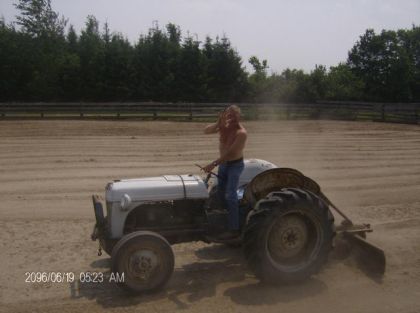 mais si ses pas Yve :p .. avec son tracteur