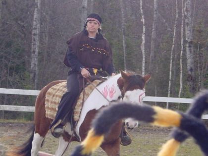 Cavalière déguisée en indienne