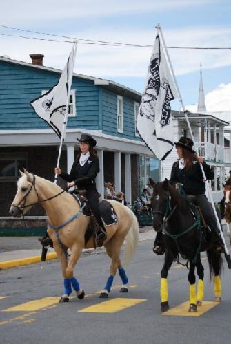 Moi et ma soeur a la parade de Princeville!