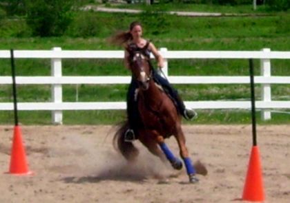 Moi et Jolly au gymkhana amateur du 13 juin! ;) Slaloom!