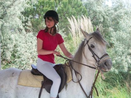 moi en rendonnée en Camargue avec Bosco