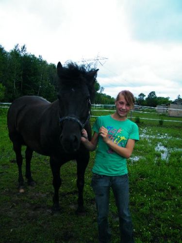 Moi pis mon beau pelrin, ya dlair dun poney mais y fait 16.2