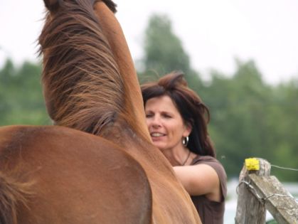 ma mère qui donne des calins a son thunder damoure :)