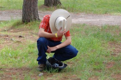 moi qui fait la priere du cowboy