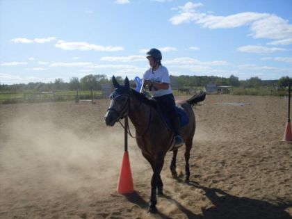moi & pined au slalom avec des foulards au trec:)