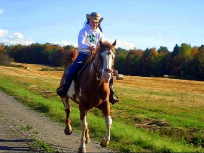 ça c'est moi sur mon tit Mo en train d'galloper! :P
