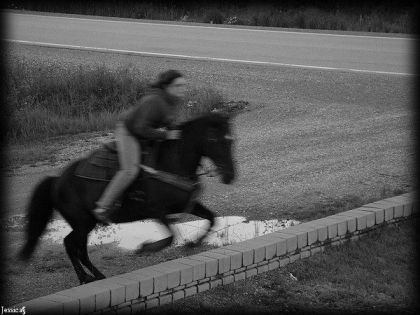 moi et ma puce :P a noter que je saute en western XD le pourquoi...