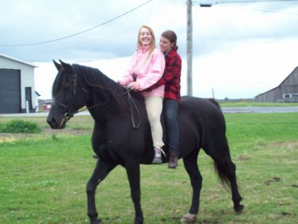 mon poney moi et copine ki fait muse muse :D(notre premier vrais...