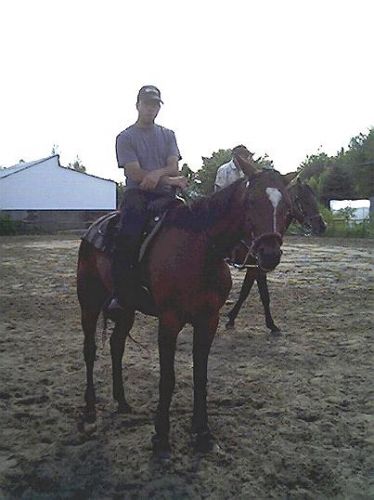 Danny sur son poney en compagnie de papa Roger et Fire......