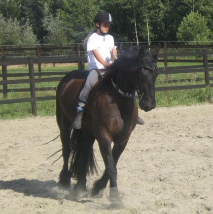 La petite Emy de 9 ans sur Black Pearl (lL' Ils sont trop chou...