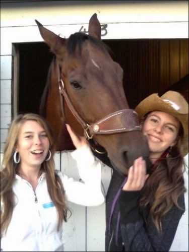 MOi et Sophie au festival western de st-tite dans les &eacute;curie !...