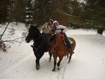 Avec Annie et Heidi en rando dans la neige.  J'aime beaucoup...